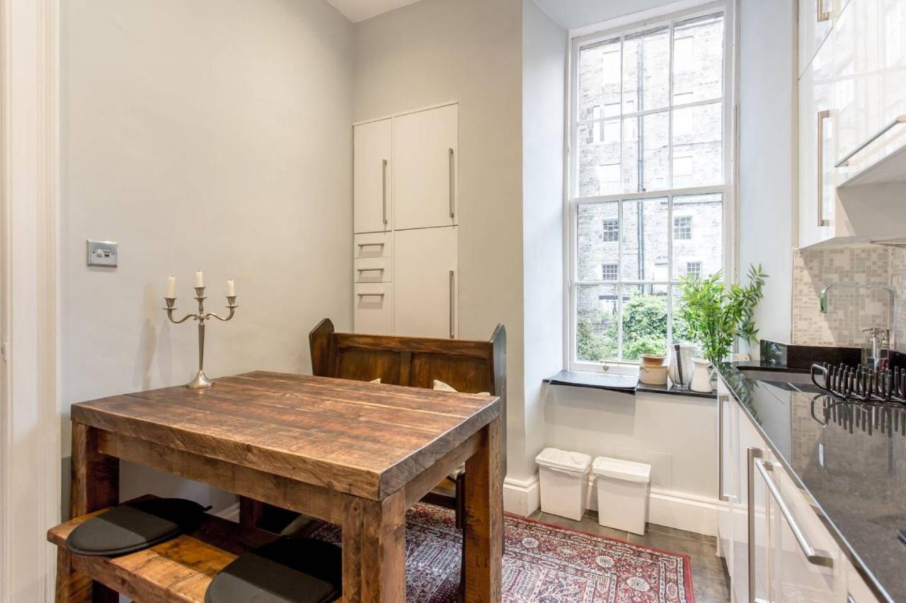 Joivy Converted Flat In Historic Building In New Town Эдинбург Экстерьер фото